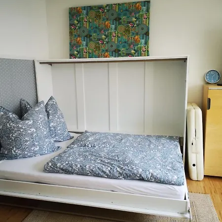 Ferienwohnung Für 1-2 Personen In Berlin, Nähe U Friedrichsfelde Apartment *